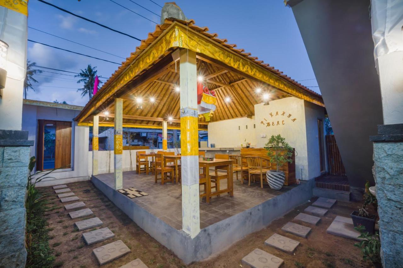 Pi Karya Beach Batununggul Esterno foto